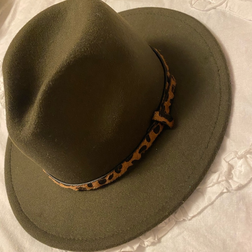 Women hat 🚫SOLD🚫